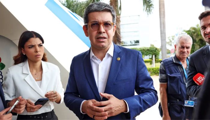  Randolfe Rodrigues afirma que governo deve indicar outro nome para STF 